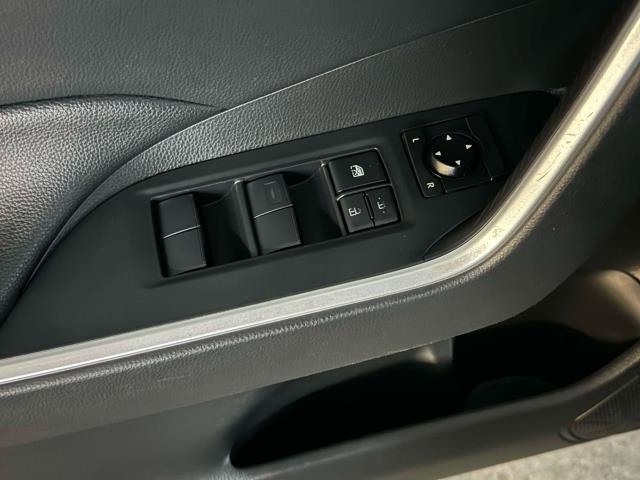 2020 Toyota RAV4 LE [15]