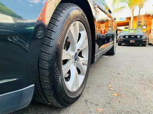 2011 Ford Taurus SEL