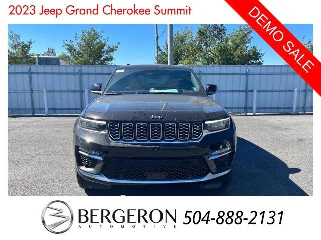 2023 Jeep Grand Cherokee GRAND CHEROKEE SUMMIT 4X2