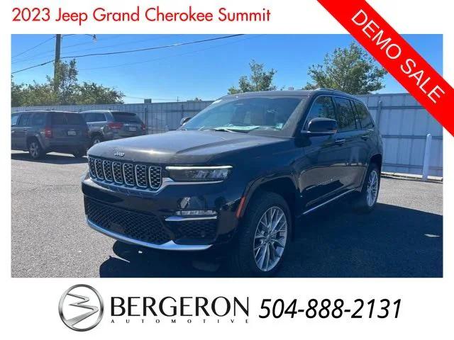 2023 Jeep Grand Cherokee GRAND CHEROKEE SUMMIT 4X2