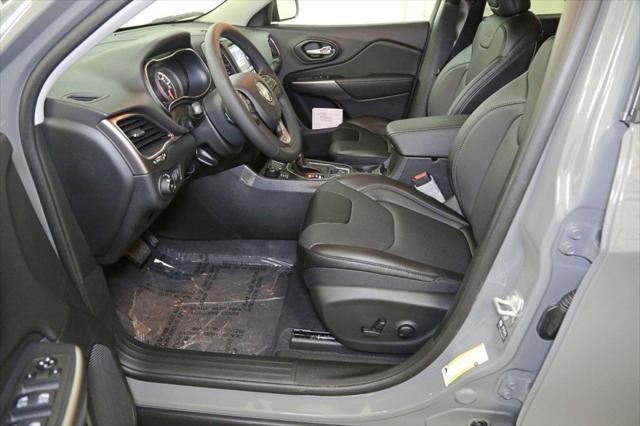 2022 Jeep Cherokee CHEROKEE LATITUDE LUX 4X4