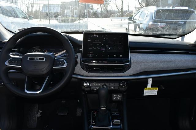 2022 Jeep Compass COMPASS LATITUDE LUX 4X4