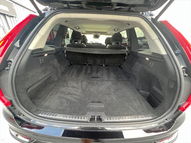 2016 Volvo XC90 T5 Momentum