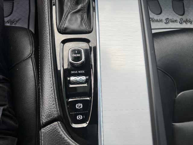 2016 Volvo XC90 T5 Momentum