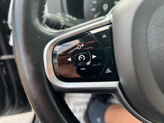 2016 Volvo XC90 T5 Momentum