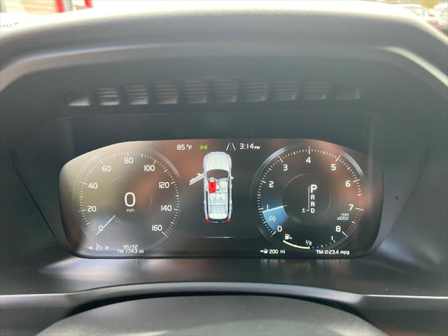 2016 Volvo XC90 T5 Momentum