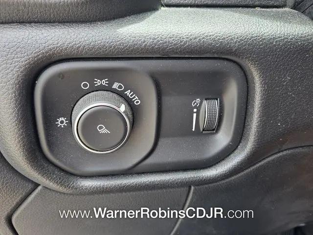 2022 Ram 2500 Tradesman Crew Cab 4x4 6'4" Box