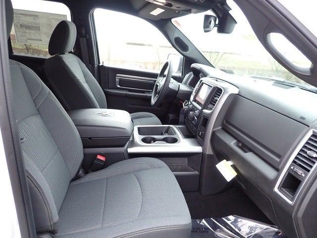 2022 RAM Ram 1500 Classic RAM 1500 CLASSIC WARLOCK QUAD CAB 4X4 64 BOX