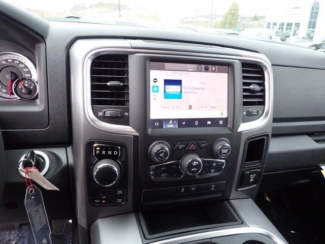 2022 RAM Ram 1500 Classic RAM 1500 CLASSIC WARLOCK QUAD CAB 4X4 64 BOX