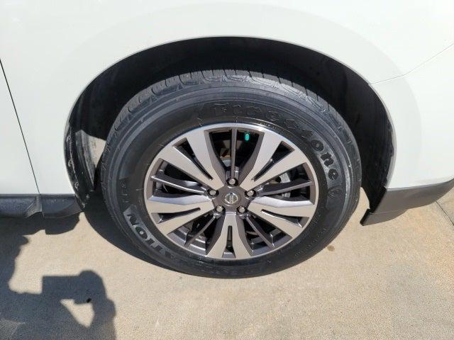 2017 Nissan Pathfinder SV