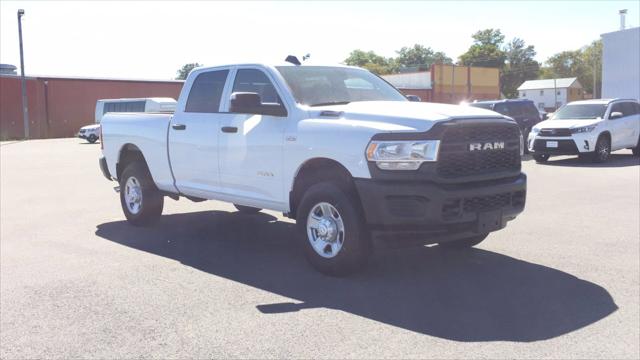 2022 RAM 3500 Tradesman Crew Cab 4x4 64 Box