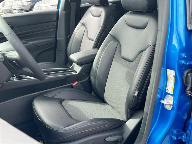 2022 Jeep Compass COMPASS ALTITUDE 4X4