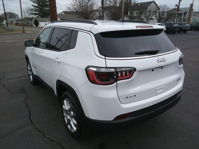 2022 Jeep Compass COMPASS LATITUDE LUX 4X4