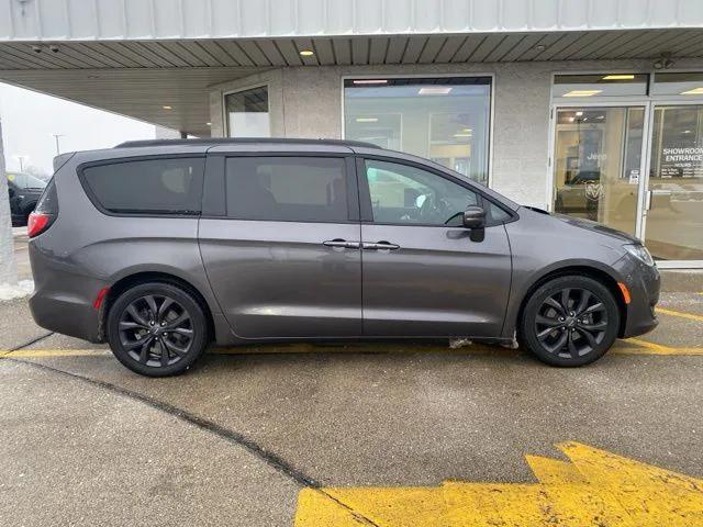 2020 Chrysler Pacifica Red S Edition