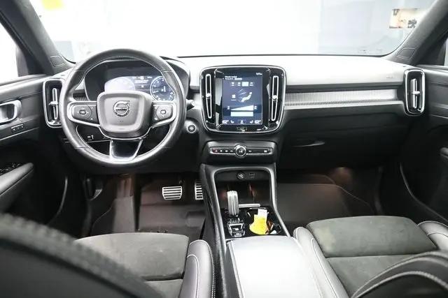 2021 Volvo XC40 T4 R-Design
