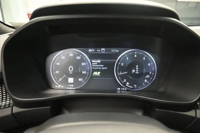 2021 Volvo XC40 T4 R-Design