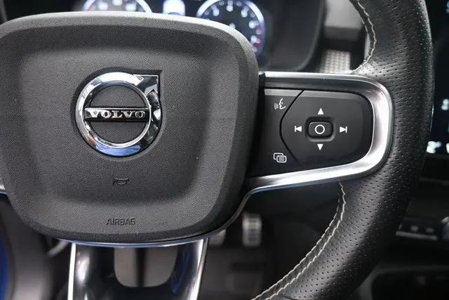 2021 Volvo XC40 T4 R-Design