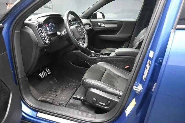 2021 Volvo XC40 T4 R-Design