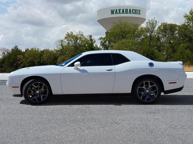 2017 Dodge Challenger SXT Plus