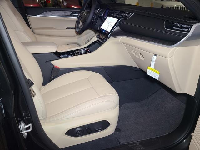 2023 Jeep Grand Cherokee GRAND CHEROKEE L LIMITED 4X4