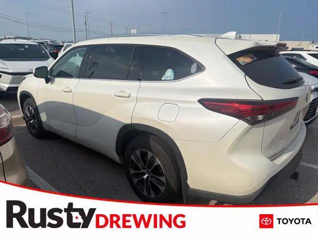 2021 Toyota Highlander XLE for sale in Jefferson City, MO