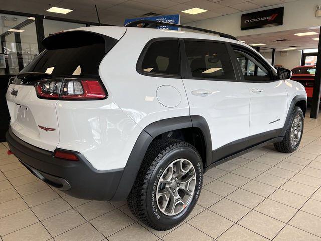 2022 Jeep Cherokee CHEROKEE TRAILHAWK 4X4