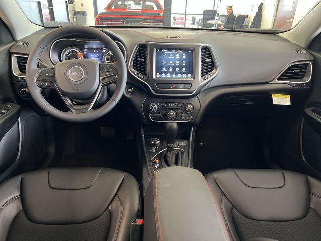 2022 Jeep Cherokee CHEROKEE TRAILHAWK 4X4