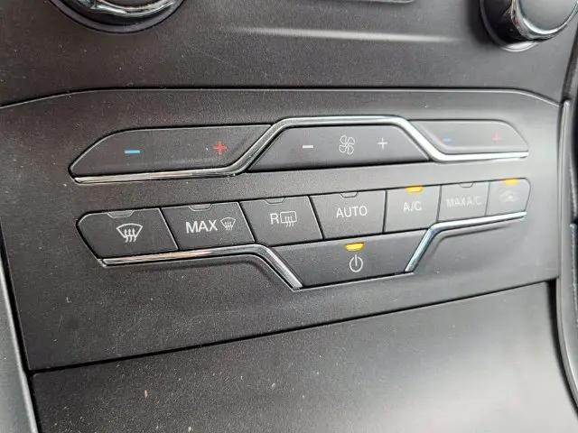 2020 Ford Edge SE