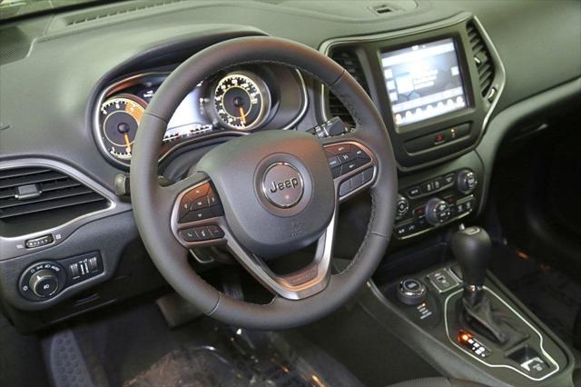 2022 Jeep Cherokee CHEROKEE LATITUDE LUX 4X4