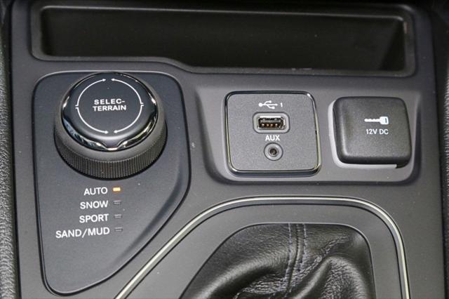 2022 Jeep Cherokee CHEROKEE LATITUDE LUX 4X4