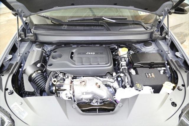 2022 Jeep Cherokee CHEROKEE LATITUDE LUX 4X4