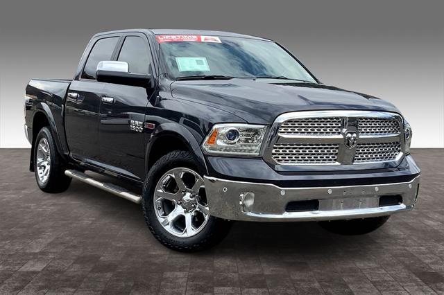 2017 RAM 1500 Laramie Crew Cab 4x4 57 Box