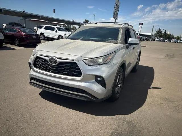 2022 Toyota Highlander XLE for sale in Selma, CA