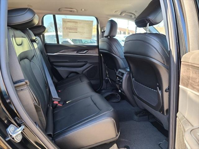 2023 Jeep Grand Cherokee GRAND CHEROKEE LIMITED 4X4