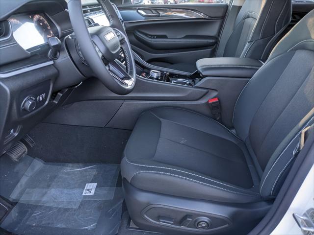 2023 Jeep Grand Cherokee GRAND CHEROKEE LAREDO 4X4