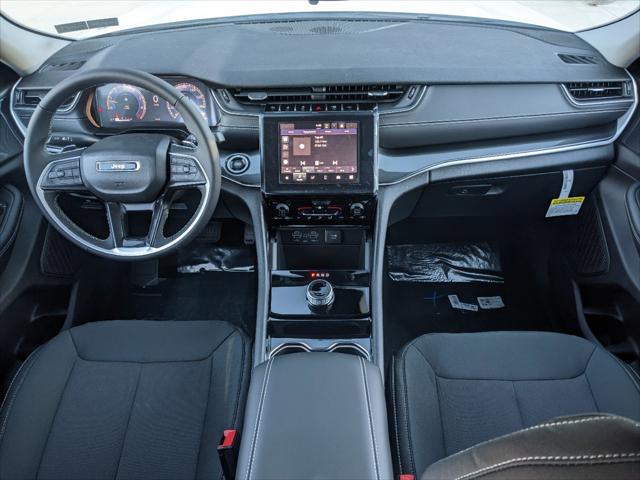 2023 Jeep Grand Cherokee GRAND CHEROKEE LAREDO 4X4