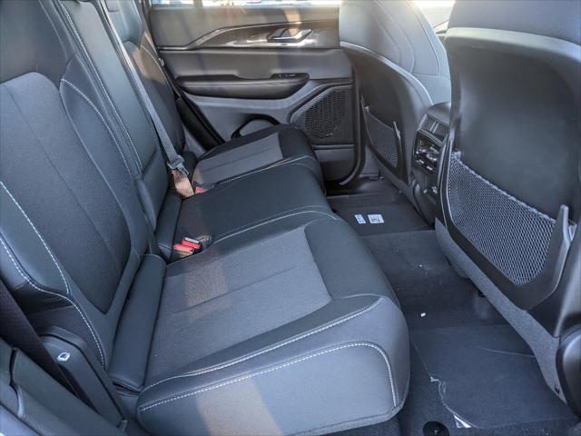 2023 Jeep Grand Cherokee GRAND CHEROKEE LAREDO 4X4