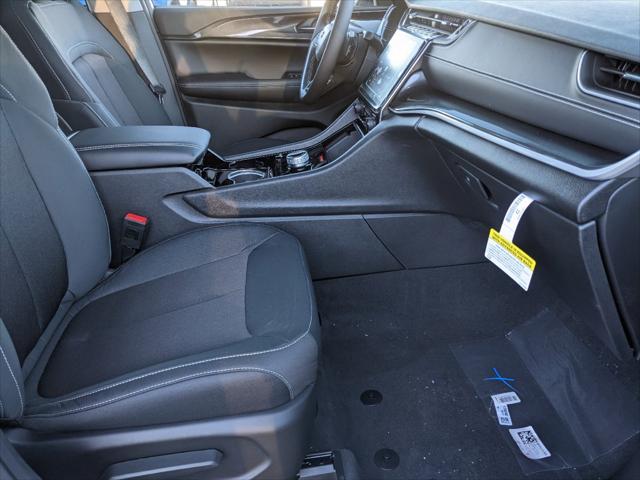 2023 Jeep Grand Cherokee GRAND CHEROKEE LAREDO 4X4