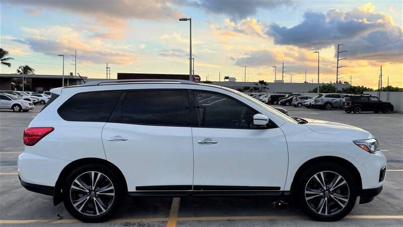 2017 Nissan Pathfinder Platinum