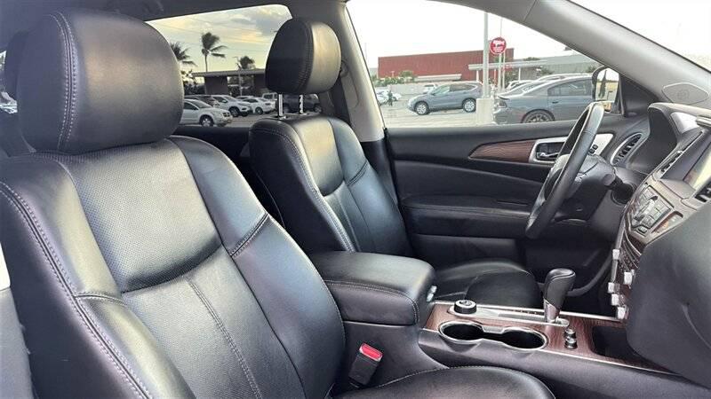 2017 Nissan Pathfinder Platinum