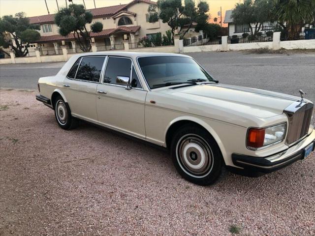 Lot 90  1989 RollsRoyce Silver Spur