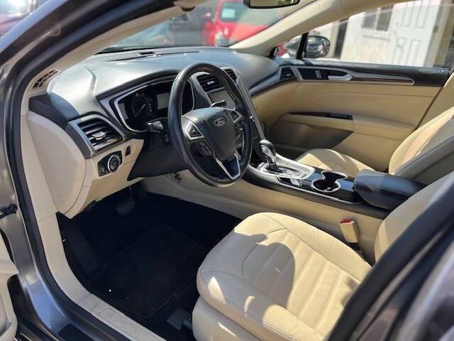 2014 Ford Fusion SE