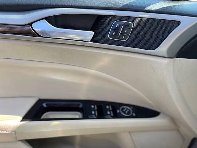 2014 Ford Fusion SE