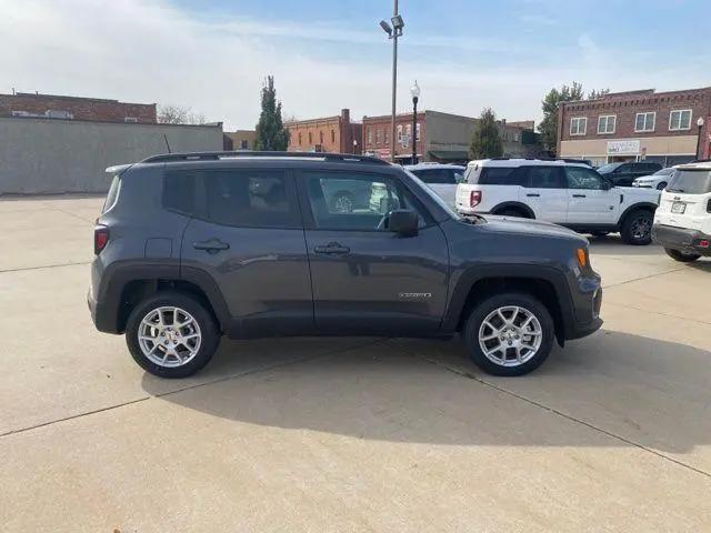 2022 Jeep Renegade Latitude 4x4 for sale in Yankton, SD