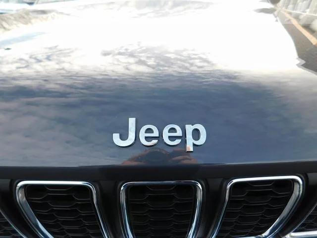2022 Jeep Grand Cherokee Laredo 4x4