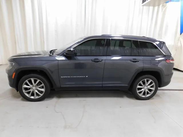 2022 Jeep Grand Cherokee Laredo 4x4
