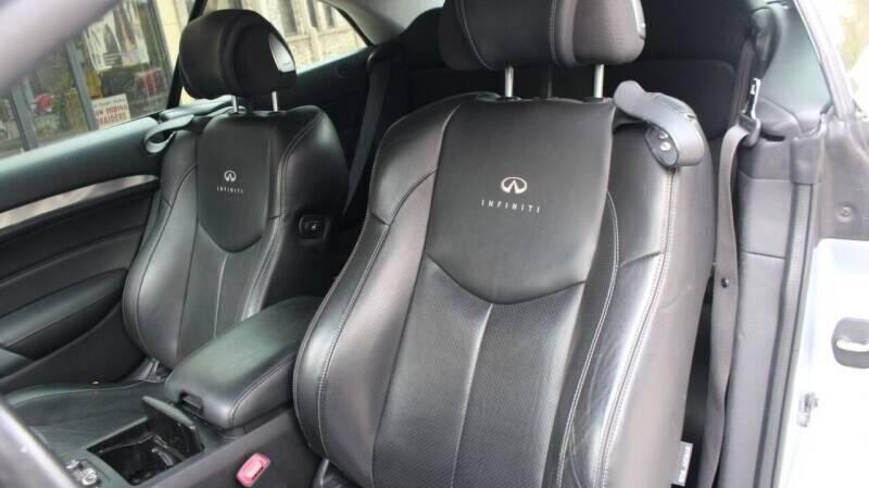 2009 INFINITI G37 Base