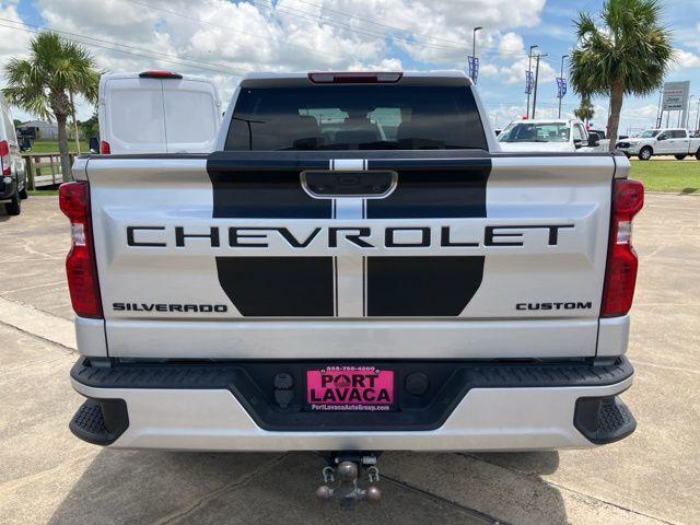 2022 Chevrolet Silverado 1500 4WD Crew Cab Short Bed Custom