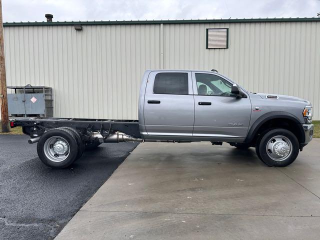 2022 RAM Ram 5500 Chassis Cab RAM 5500 TRADESMAN CHASSIS CREW CAB 4X4 60 CA
