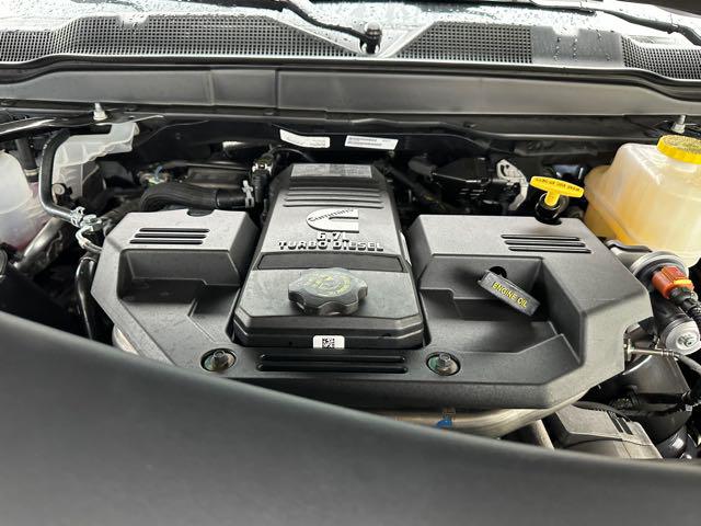 2022 RAM Ram 5500 Chassis Cab RAM 5500 TRADESMAN CHASSIS CREW CAB 4X4 60 CA